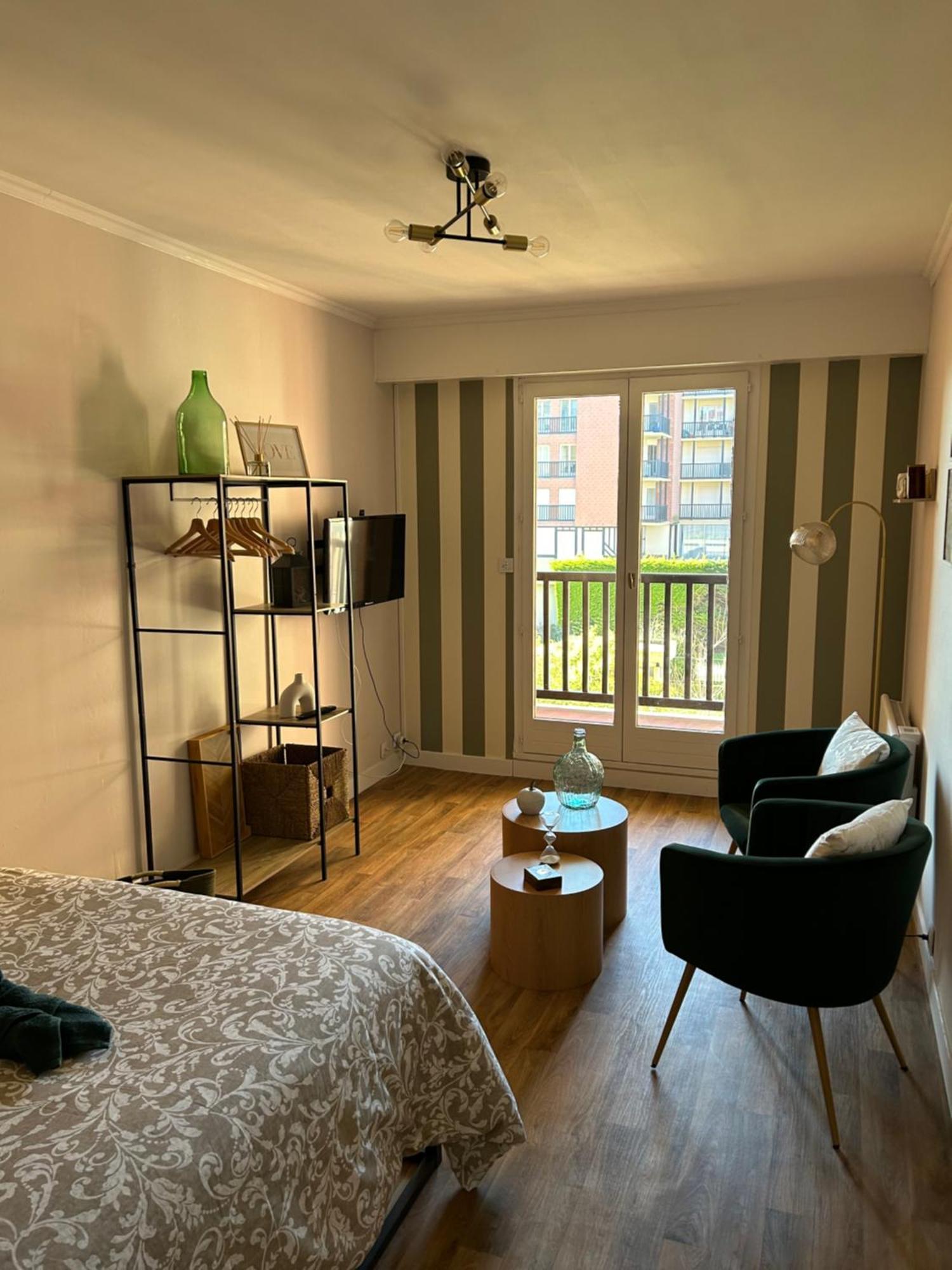 La Suite Emeraude, Studio Chic, Acces Direct Plage Кабур Екстериор снимка